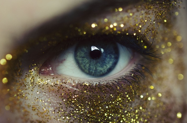 Eye glitter